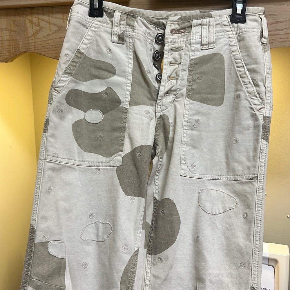 Anthropologie camo “The Wanderer” pant. Size 26. Excellent used condition.